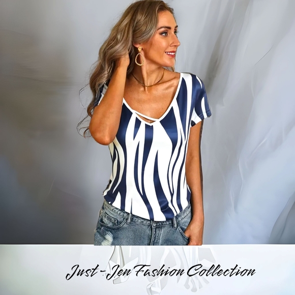 NWT !! Casual Summer Short Sleeve Striped Knit Top 💖💖 - Picture 1 of 16
